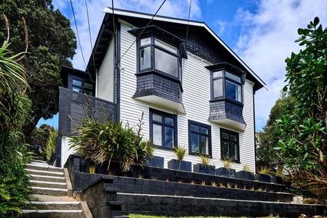 Photo of property in 10 Travancore Street, Island Bay, Wellington, 6023