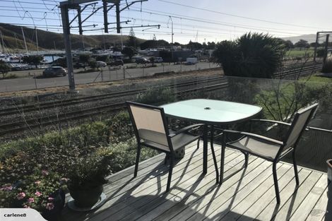 Photo of property in 4 Marina View, Paremata, Porirua, 5026