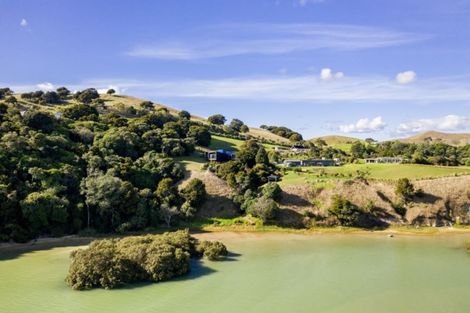 Photo of property in 4b Kotare Road, Kaiwaka, 0573