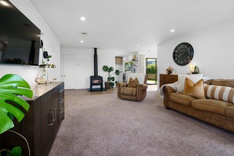 Photo of property in 36 Silverwood Lane, Leamington, Cambridge, 3495