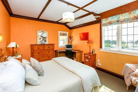 Photo of property in 39 Fillis Street, New Plymouth, 4310