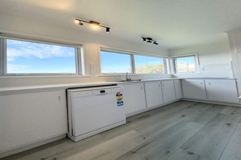 Photo of property in 25 Aberdeen Road, Castor Bay, Auckland, 0620