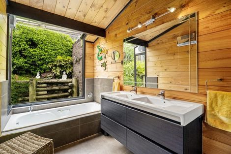 Photo of property in 222 Whangaparaoa Road, Red Beach, 0932