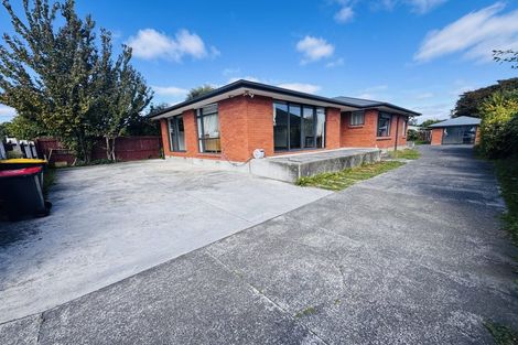 Photo of property in 17 Nortons Road, Avonhead, Christchurch, 8042