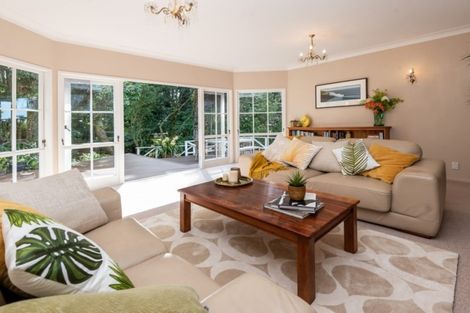 Photo of property in 13 Fenton Terrace, Cockle Bay, Auckland, 2014