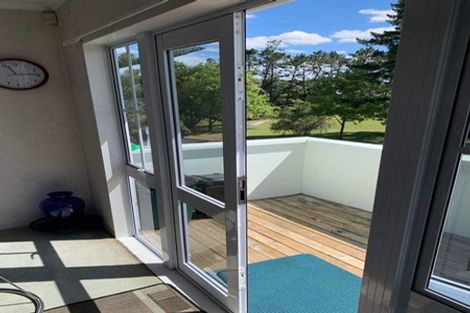 Photo of property in 27 Spargo Road, Massey, Auckland, 0614