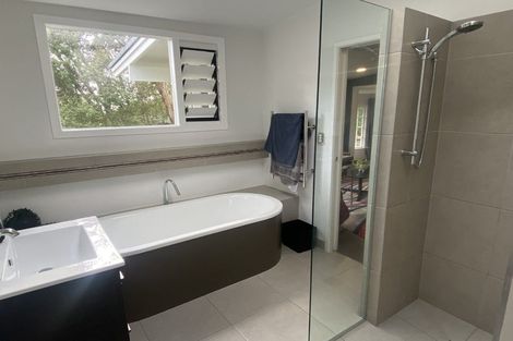 Photo of property in 105 Takahe Road, Titirangi, Auckland, 0604