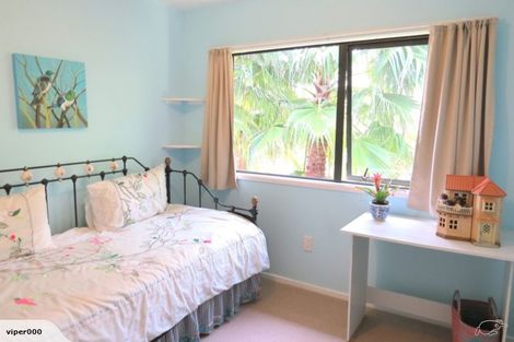 Photo of property in 8 Rosecamp Road, Beach Haven, Auckland, 0626