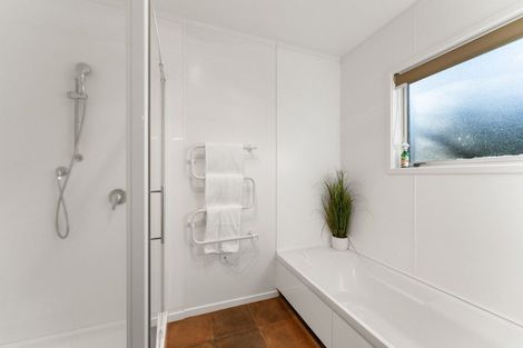 Photo of property in 23 Grace Crescent, Richmond Heights, Taupo, 3330