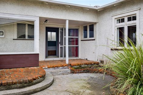 Photo of property in 22 Graham Street, Eltham, 4322