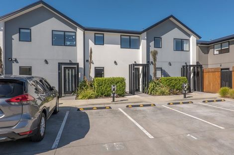Photo of property in 15/25 Hargest Crescent, Sydenham, Christchurch, 8023