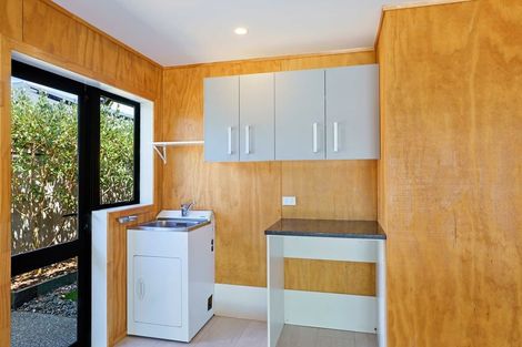 Photo of property in 7 Mahia Lane, Waikanae, 5036