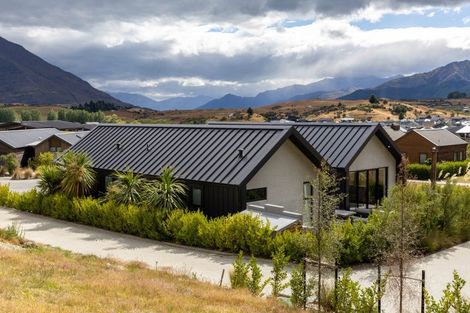 Photo of property in 52 Cunninghams Drive, Jacks Point, Queenstown, 9371