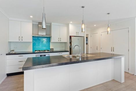 Photo of property in 63 Waipunahau Road, Waikanae, 5036