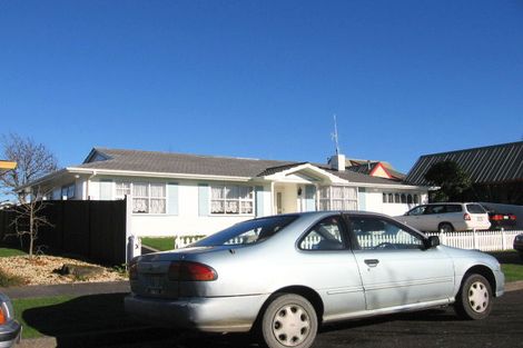Photo of property in 27 Moyne Avenue, Milson, Palmerston North, 4414