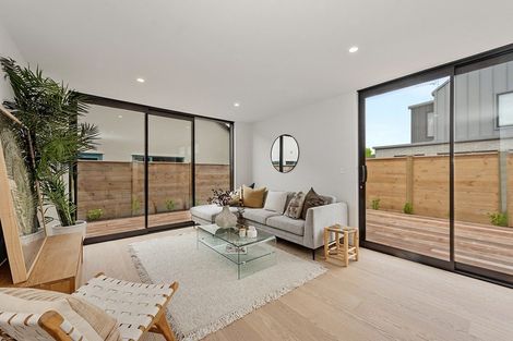 Photo of property in 2/23 Strowan Avenue, Fairfield, Hamilton, 3214