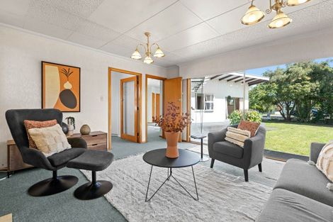 Photo of property in 24 Victoria Street, Carterton, 5713