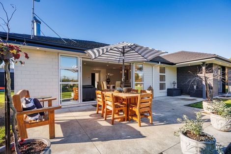 Photo of property in 849a Makerua Road, Tokomaru, Palmerston North, 4474