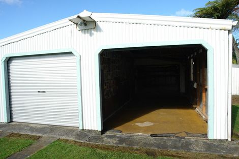 Photo of property in 28 Hussey Street, Waverley, 4510