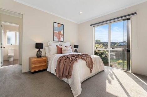 Photo of property in 6 Waynes Place, Pukekohe, 2120