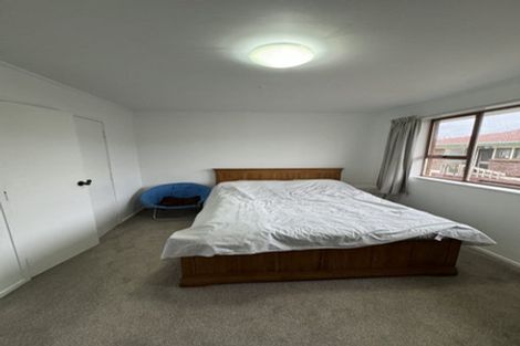 Photo of property in 2/38 Ballater Place, Highland Park, Auckland, 2010