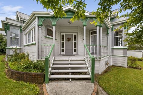 Photo of property in 18 Mills Street, Eltham, 4322