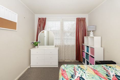 Photo of property in 19 Halswell Crescent, Westbrook, Palmerston North, 4412