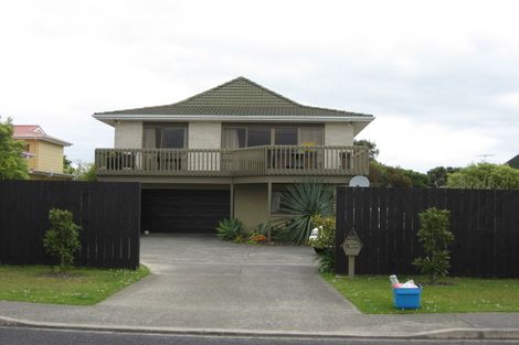 Photo of property in 1353 Whangaparaoa Road, Army Bay, Whangaparaoa, 0930