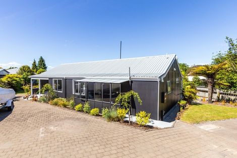 Photo of property in 18 Cherry Lane, Acacia Bay, Taupo, 3330