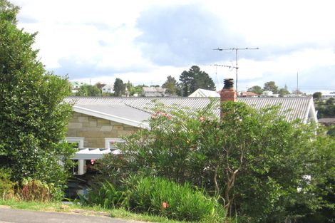 Photo of property in 1/107 Browns Bay Road, Browns Bay, Auckland, 0630