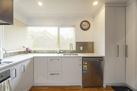 Photo of property in 9 Burleigh Place, Rototuna, Hamilton, 3210