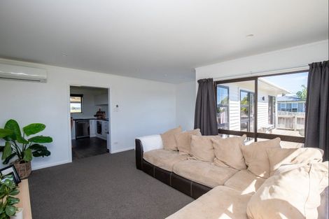 Photo of property in 65 Pipiroa Road, Ngatea, 3503