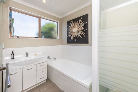 Photo of property in 2 Tirimoana Place, Otamatea, Whanganui, 4501