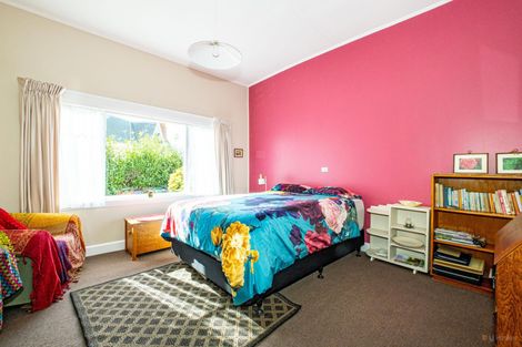 Photo of property in 2 Point Bush Road, Waimate, 7924