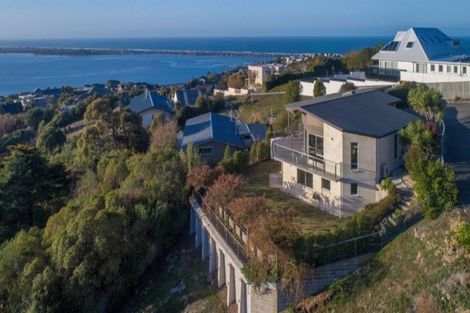 Photo of property in 19 Luxton Place, Mount Pleasant, Christchurch, 8081