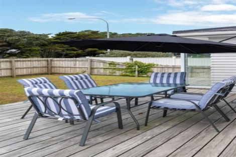 Photo of property in 47 Paparoa Road, Cockle Bay, Auckland, 2014