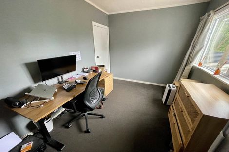 Photo of property in 2 Te Pari Pari Road, Pukerua Bay, 5026