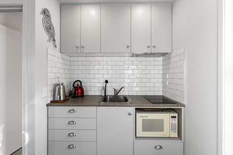 Photo of property in 2 Earle Place, Acacia Bay, Taupo, 3330