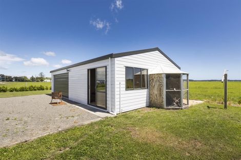 Photo of property in 628 Parewanui Road, Bulls, 4894