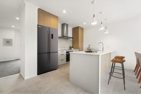 Photo of property in 24 Te Aniwaniwa Terrace, Albany, Auckland, 0632