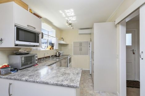 Photo of property in 11 Taunton Place, Lynmouth, New Plymouth, 4310