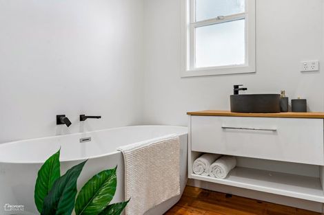 Photo of property in 2 Windsor Street, Solway, Masterton, 5810