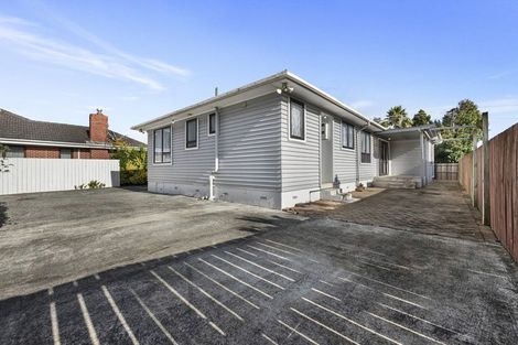 Photo of property in 11 Sunnyside Crescent, Papatoetoe, Auckland, 2025
