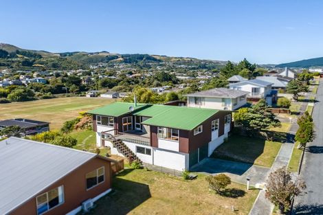 Photo of property in 13 Rembrandt Avenue, Tawa, Wellington, 5028