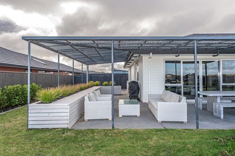 Photo of property in 37 Magnolia Crescent, Tawhero, Whanganui, 4501