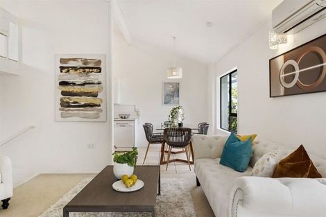 Photo of property in 1/4 Braund Place, Glenfield, Auckland, 0629