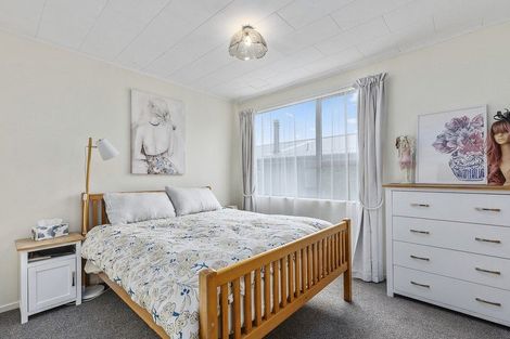 Photo of property in 128 Conclusion Street, Ascot Park, Porirua, 5024