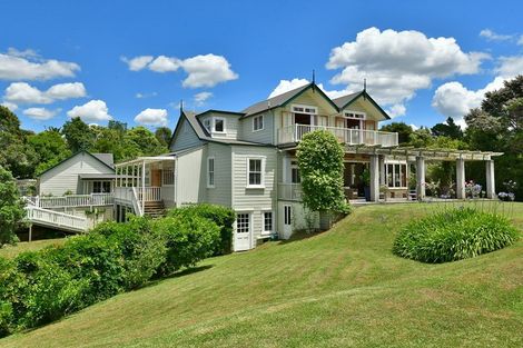 Photo of property in 33 Te Araroa Drive, Paremoremo, Auckland, 0632