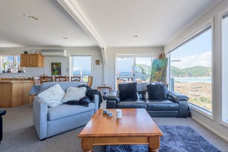 Photo of property in 148 The Esplanade, Houghton Bay, Wellington, 6023