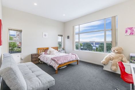 Photo of property in 24 Kittiwake Drive, Schnapper Rock, Auckland, 0632